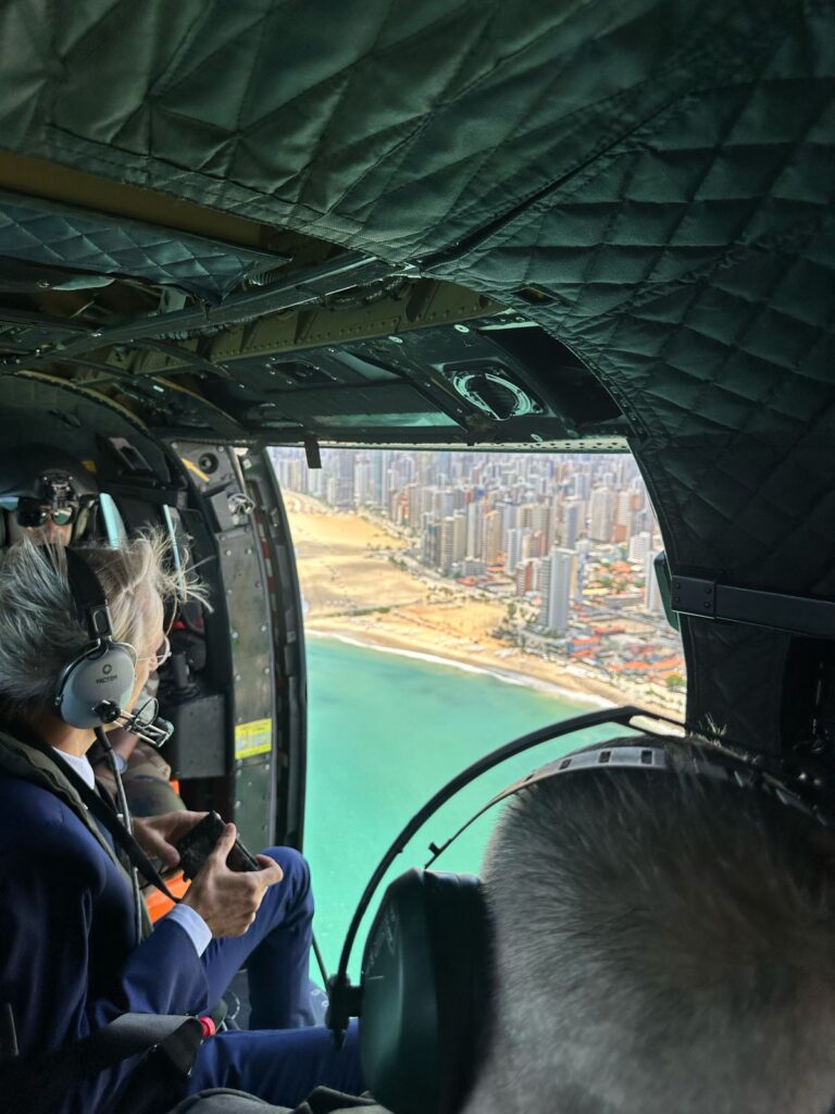 A Caminho Da Visita Ao Navio Francês Mistral