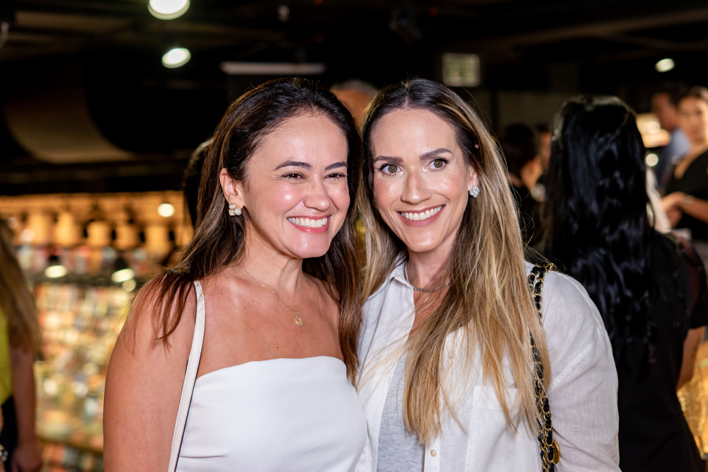 Bia Bezerra E Larissa Mendes