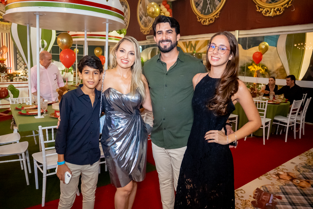Caleb Lopes, Bulgária E Kaio Carvalho E Laura Beatriz