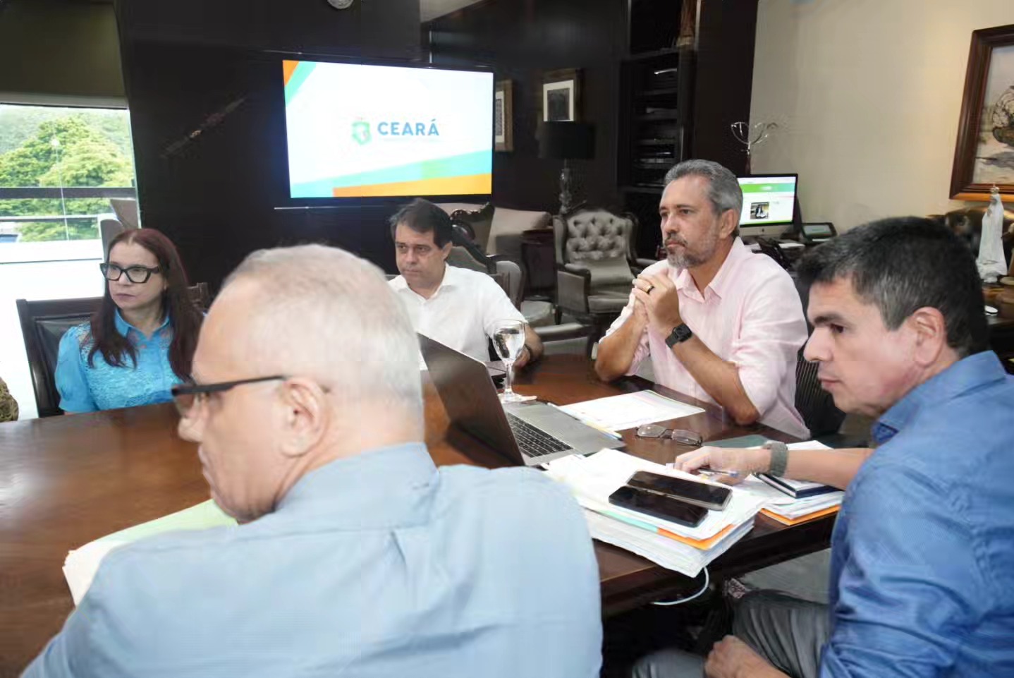Elmano e Evandro Leitão têm reunião para tratar da segurança no hospital IJF Elmano e Evandro Leitão têm reunião para tratar da segurança no hospital IJF