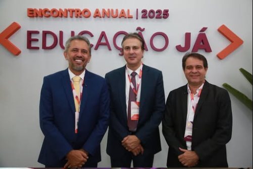 Elmano, Camilo e Evandro participam em São Paulo de Encontro Anual da Educação Elmano, Camilo e Evandro participam em São Paulo de Encontro Anual da Educação