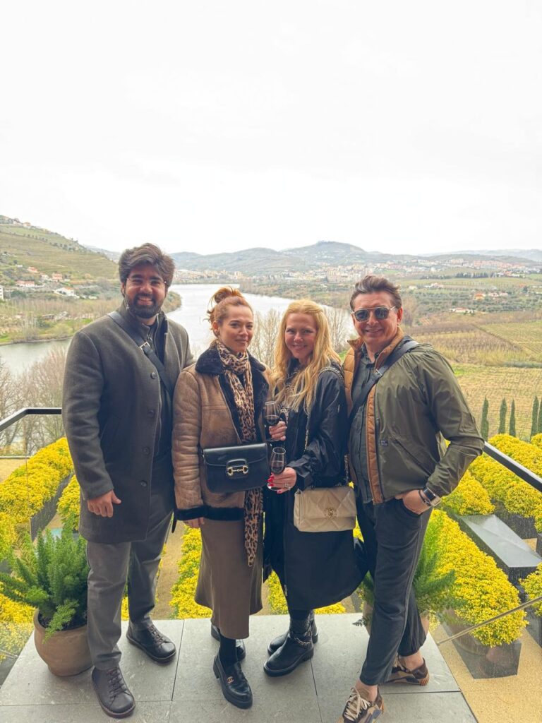 Felipe Neves, Anik, Branca E Racine Mourão