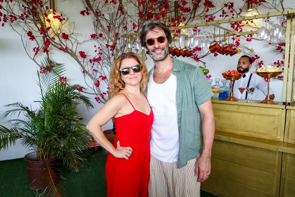 Flavio Tolezani E Erica Montanheiro