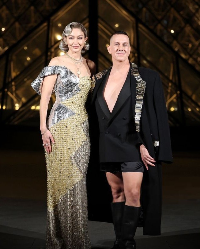 Gigi Hadid E Jeromy Scott