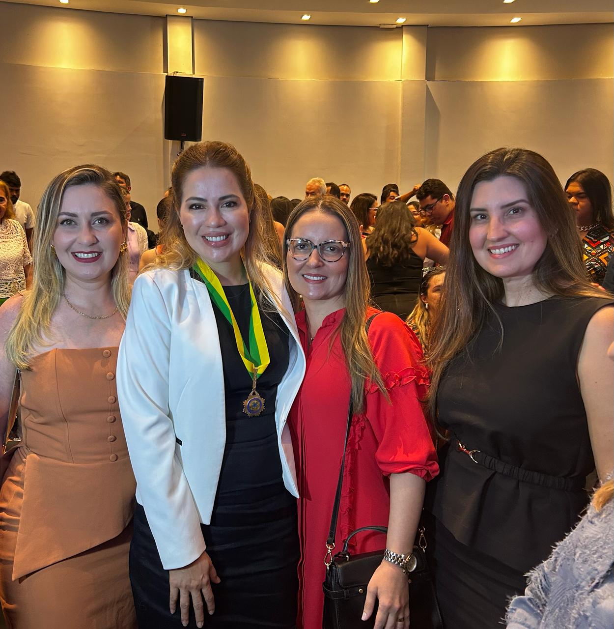 Glaucia Porto, Onelia Santana, Raquel Vasconcelos E Lara costa lima.