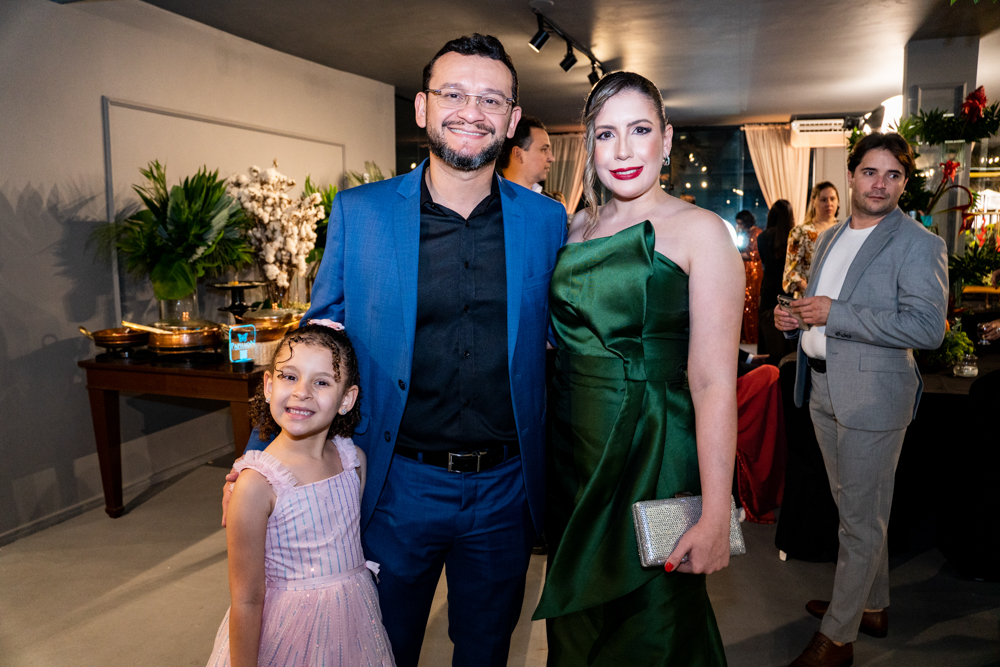 Isabella Dávila, Osvado Ribeiro E Alana Dávila