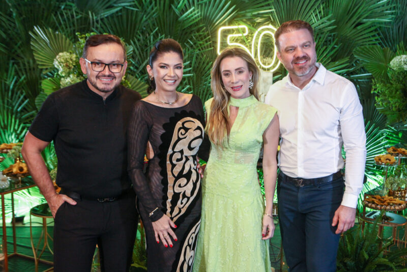 B-DAY - José Teófilo comemora 50 anos rodeado pela família e amigos em Sunset Party no Gran Marquise