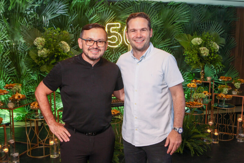 B-DAY - José Teófilo comemora 50 anos rodeado pela família e amigos em Sunset Party no Gran Marquise