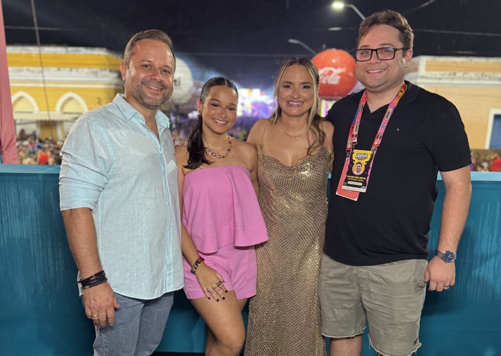 Leonardo Ferreira, Júlia Cardoso, Roberta De Bismarck E Hamilton Neto