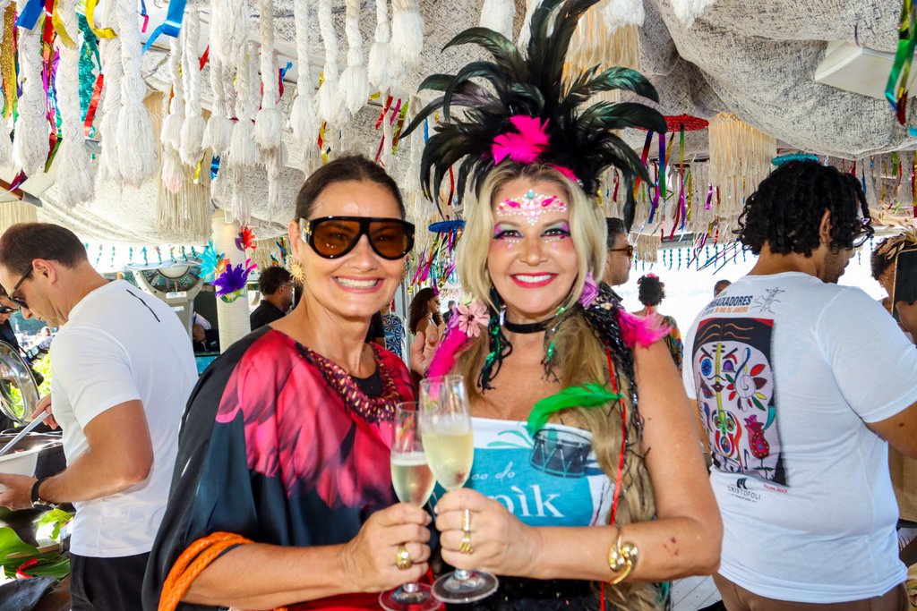 Magda Cotrofe E Viviane Fernandes