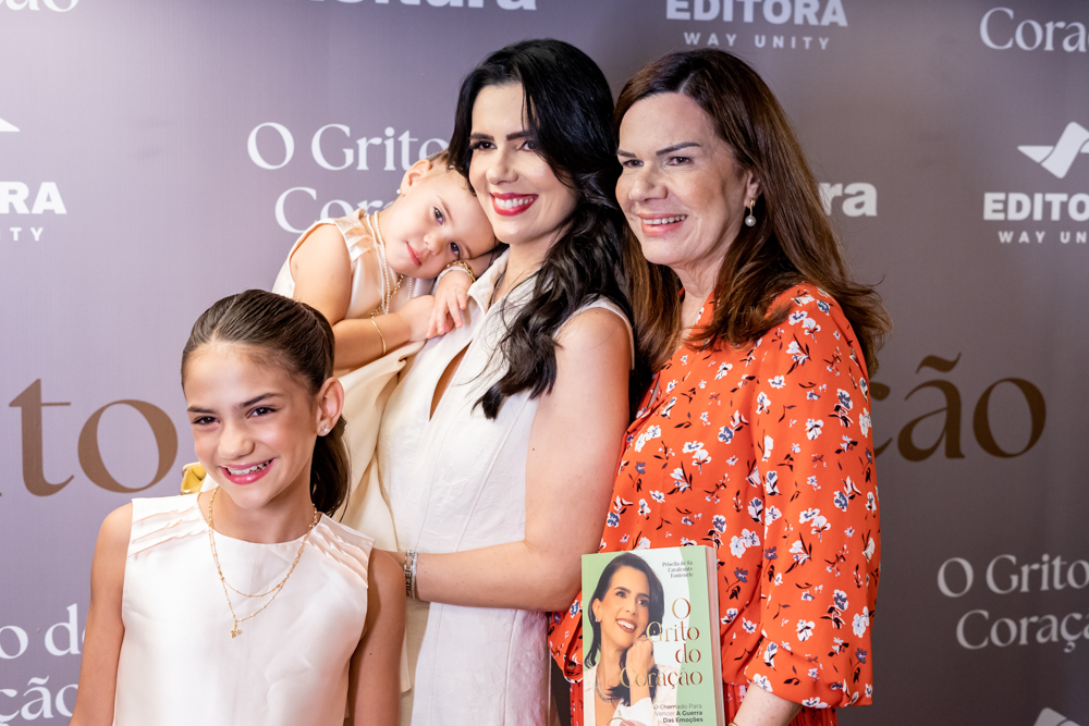 Maria, Priscila De Sá Cavalcante Fontenele E Beth De Sá Cavalcante