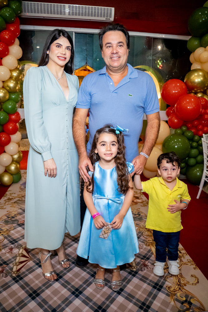 Mikaela Ferreira, Mac Trigueiro, Lauren E Henri Ferreira