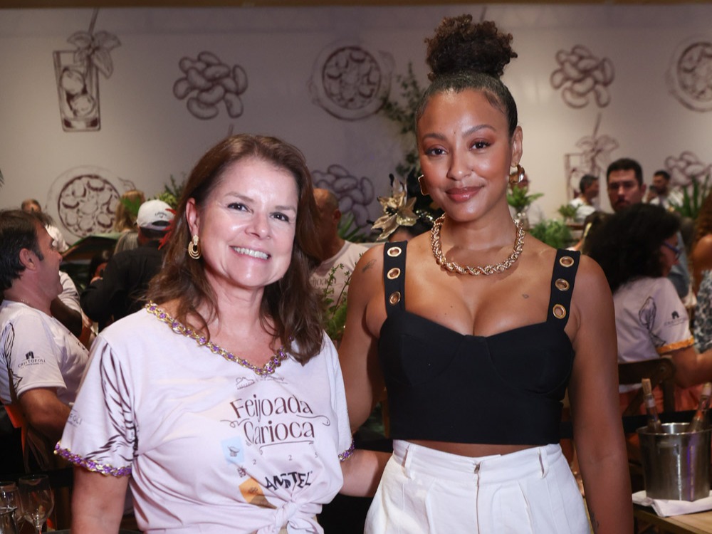 Patricia Costa E Sheron Menezzes