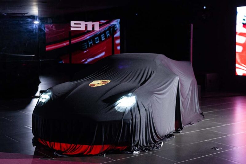 Mercado de luxo - Novo Porsche 911 Carrera chega a Fortaleza em noite exclusiva no Porsche Center