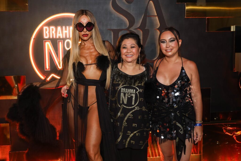 Sabrina, Kika E Karina Sato