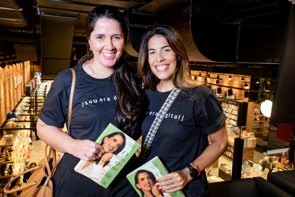 Thiciana Taumaturgo E Beatriz Moura