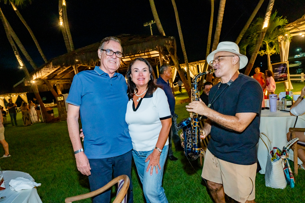 Urbano E Ana Luiza Costa Lima, E Chris Live Sax