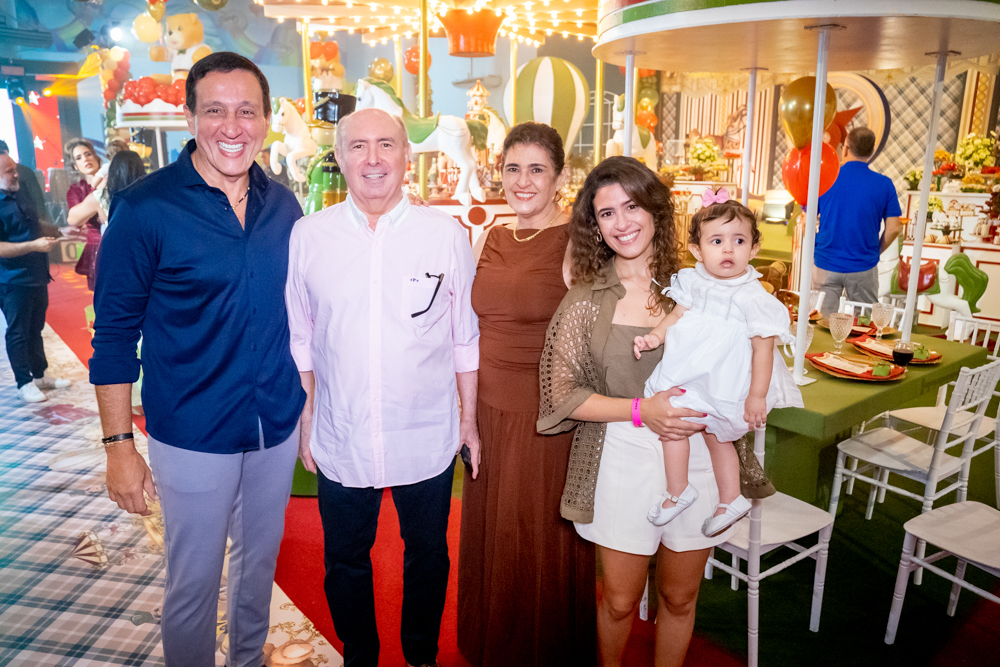 Viana Júnior, Amarílio E Samia Cavalcante, Natasha E Alice Cavalcante