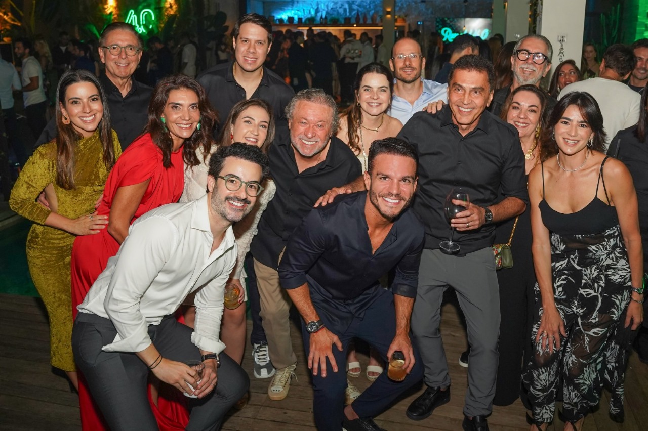 Ronald Aguiar celebra seus 4.0 com festão em seu elegante endereço em São Paulo