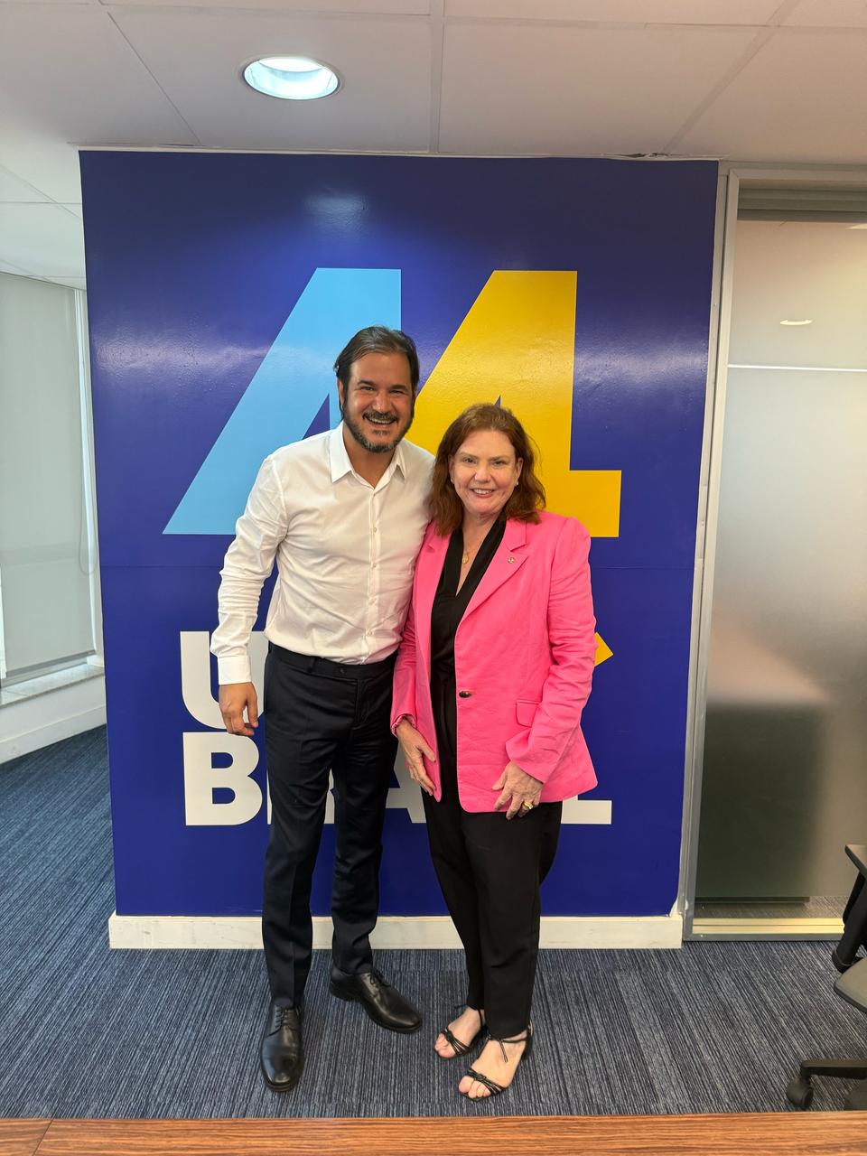 Antônio Rueda E Fernanda Pessoa