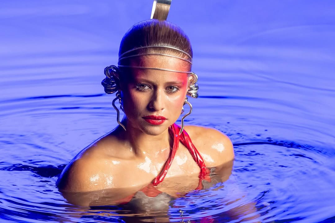 Isadora Cruz estrela abertura do Fantástico em homenagem aos 60 anos da Globo