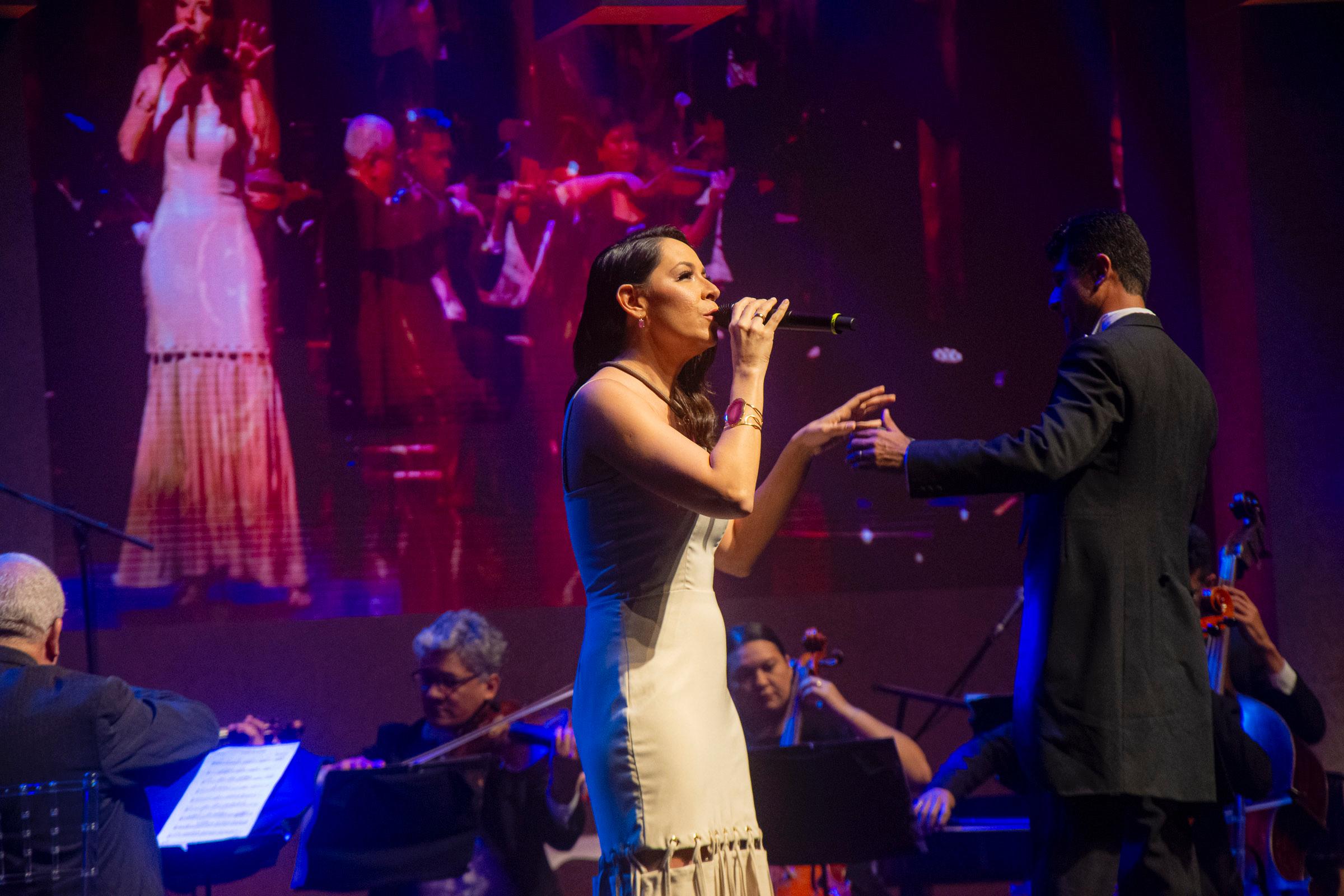 Cantora Ludmila Amaral revive clássicos de grandes intérpretes no Caravaggio, em Fortaleza Cantora Ludmila Amaral revive clássicos de grandes intérpretes no Caravaggio, em Fortaleza