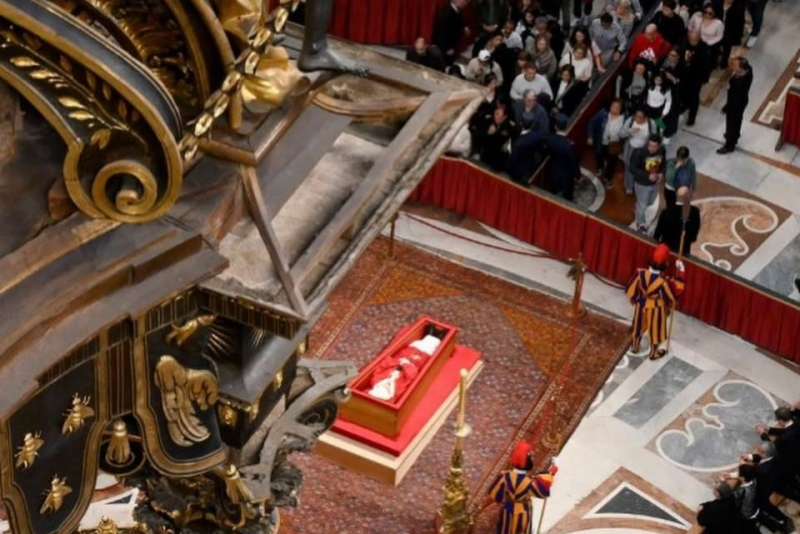 Capa Velório Papa Francisco