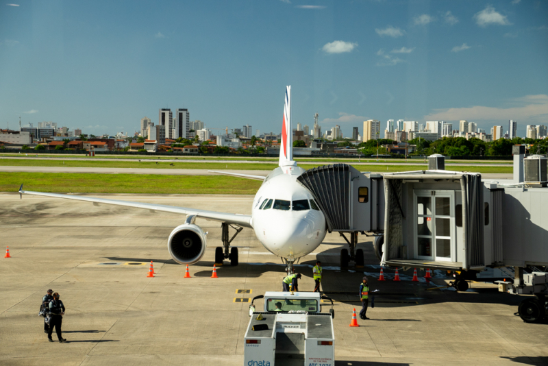 Alta do combustível leva ao cancelamento de mais de 3,5 mil voos no Brasil