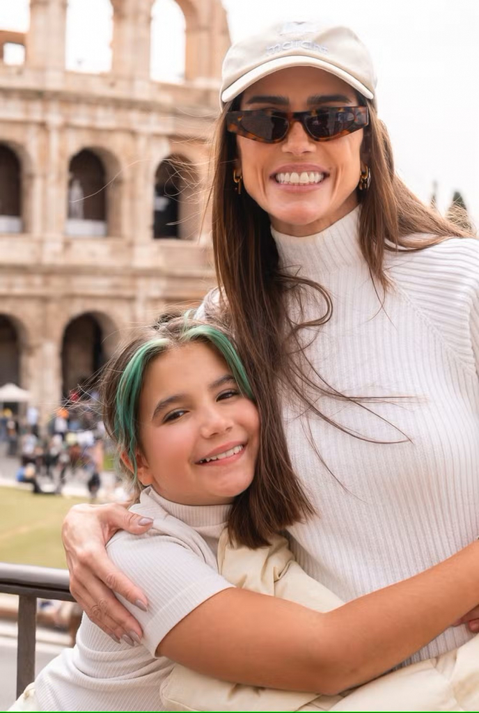 Deborah Secco E Maria Flor Em Roma 8
