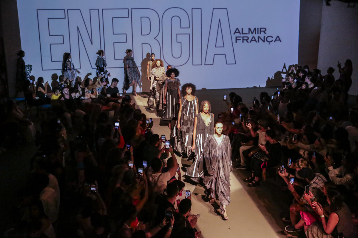Desfile “energia”, Por Almir França