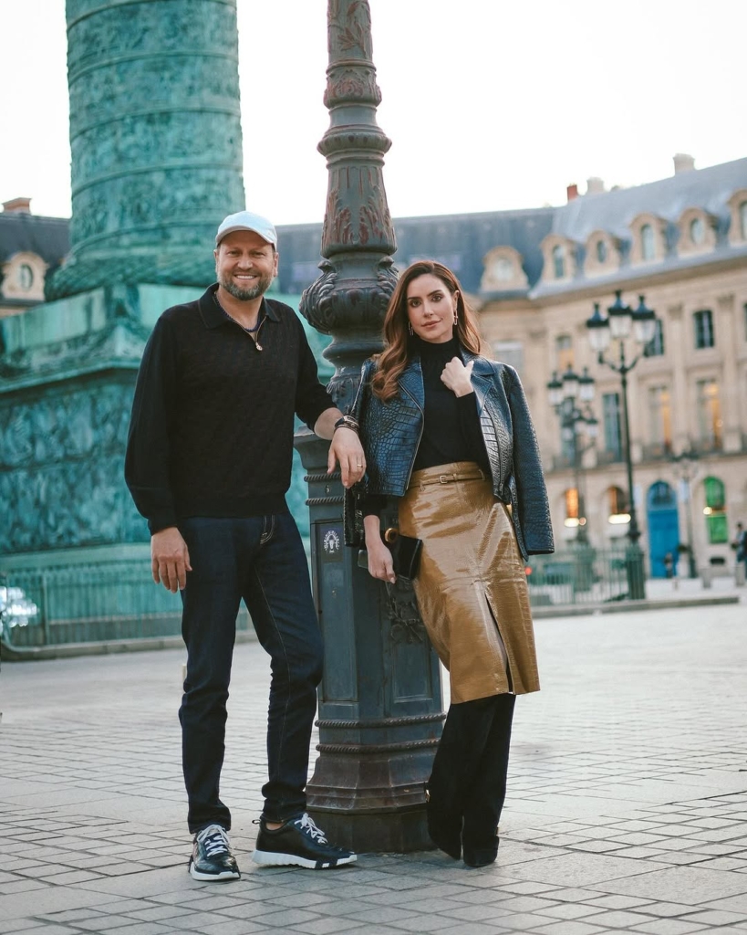 Em Paris, A Cidade Que Inspira Amor, Ao Lado Do Meu Amor. Um Momento Só Nosso, Com Uma Programação Super Especial. #paris #annewilians #nelsonwilians #familiawilians (2)