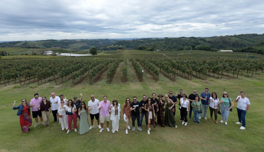 EZZE Seguros premia corretores em evento no Vale dos Vinhedos
