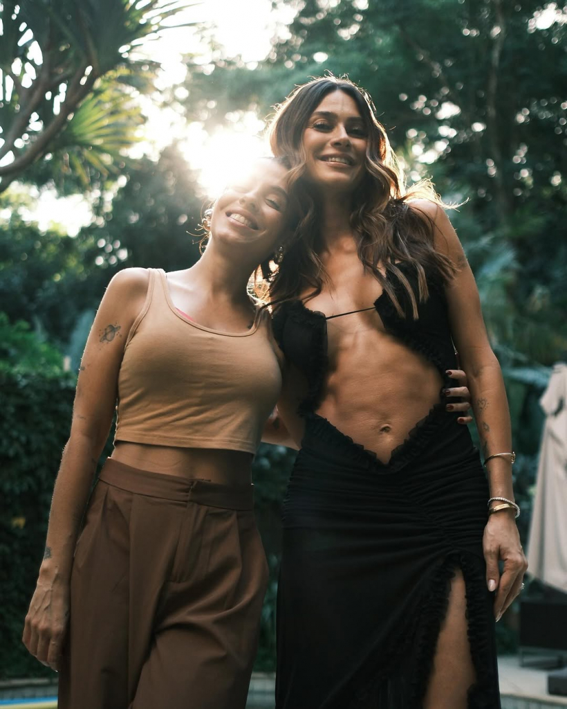 Fê Cardamone E Thaila Ayalla