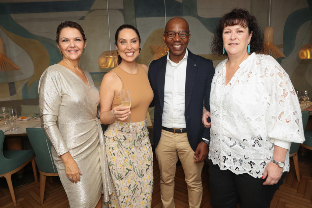 Flávia Pacheco, Alessandra Mattar, Luvo Ntezo E Debra Algie