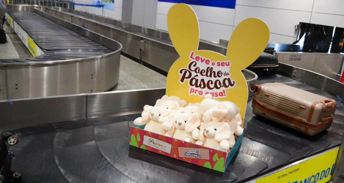 Fraport Brasil encanta passageiros com presentes de Páscoa nos aeroportos de Fortaleza e Porto Alegre Fraport Brasil encanta passageiros com presentes de Páscoa nos aeroportos de Fortaleza e Porto Alegre
