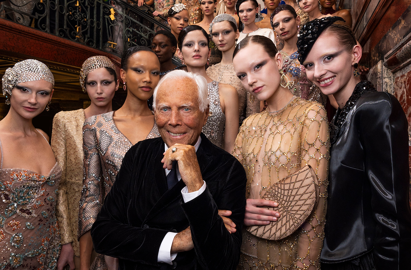 Giorgio Armani celebra 20 anos da linha Privé com exposição que exalta sua elegância atemporal