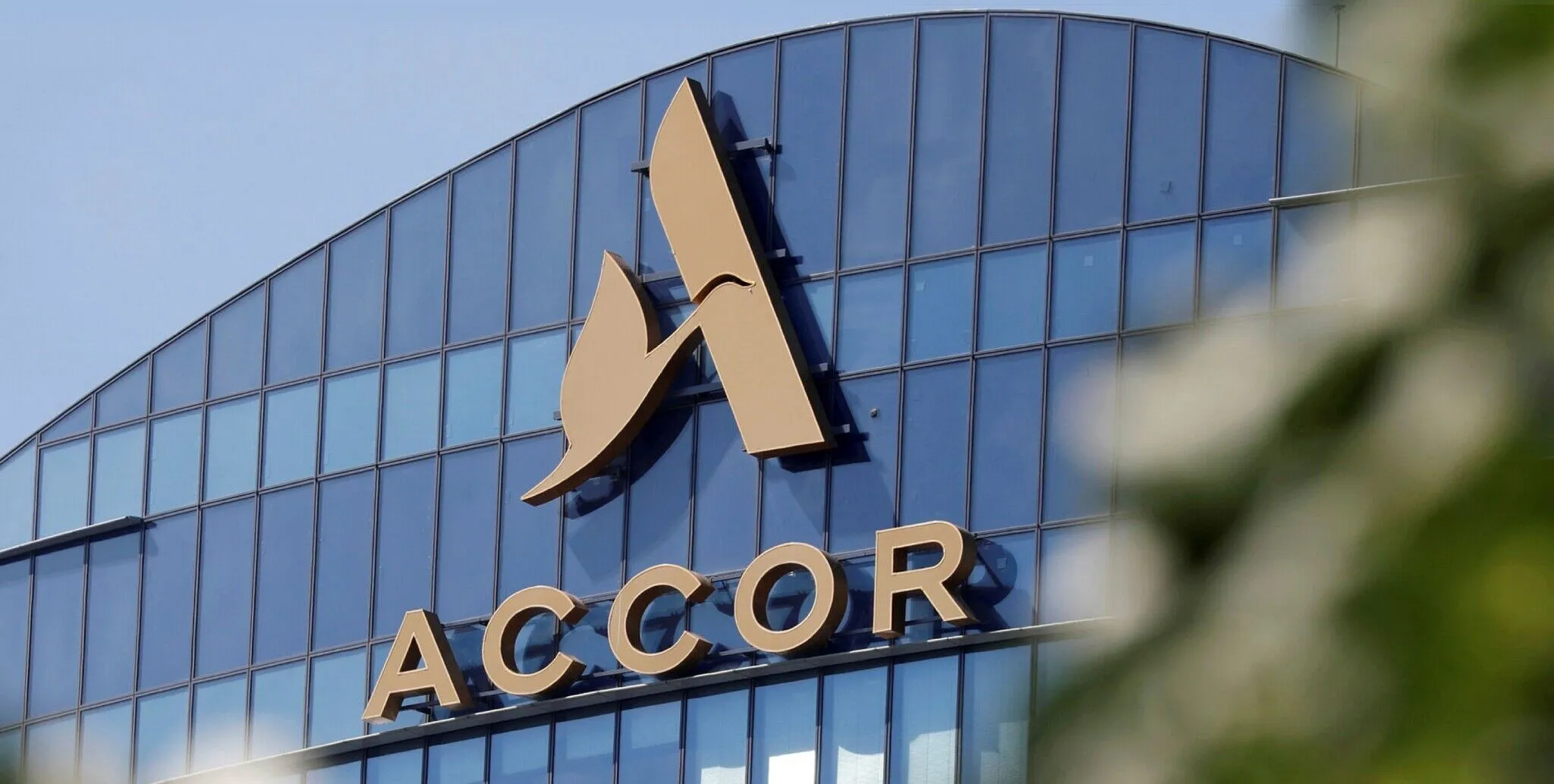Grupo hoteleiro Accor supera expectativas e alcança receita de 1,35 bilhão de euros