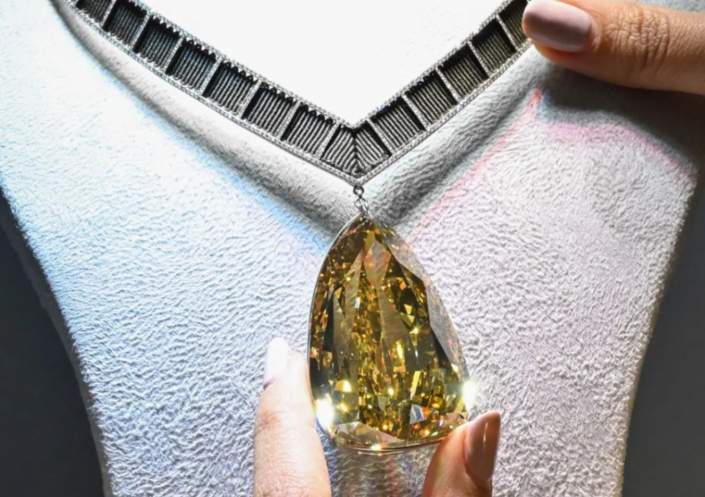 His Auc Sothebys Abu Dhabi Img2 4x5