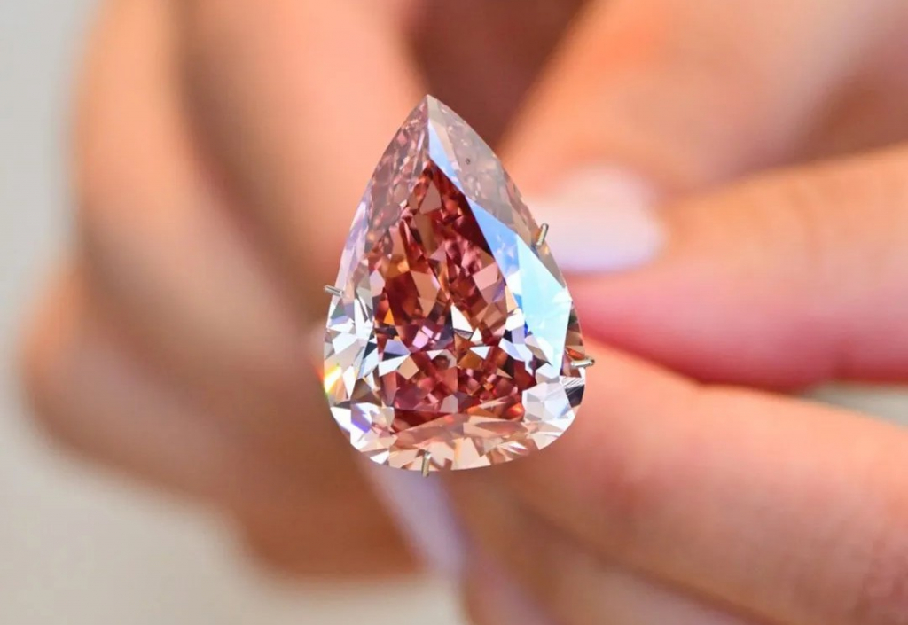 His Auc Sothebys Abu Dhabi Img3 4x5