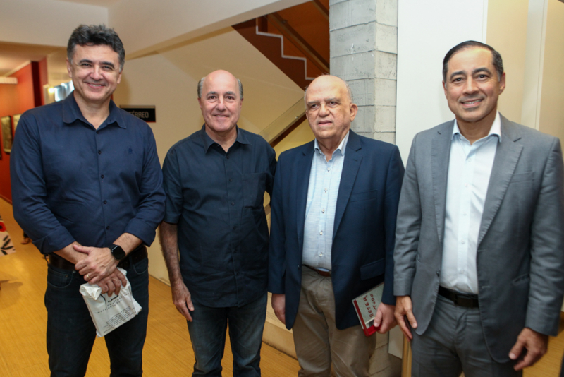 Memória em família - Livro que reúne fotos da família de Eudoro e Ermengarda Santana é lançado no Museu da Fotografia Fortaleza