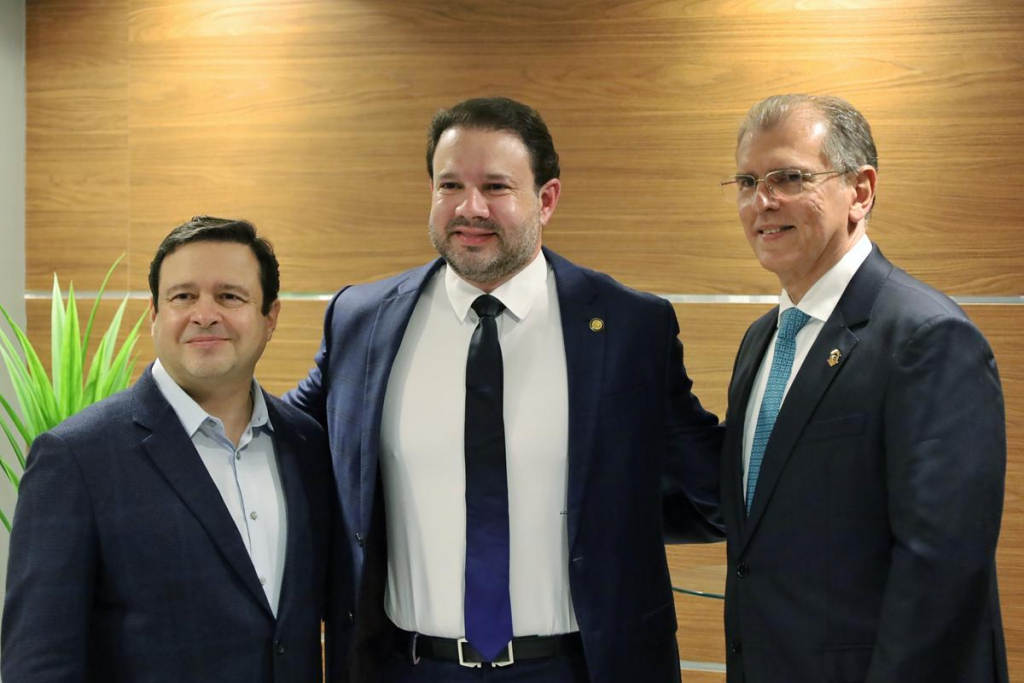 Igor Queiroz Barroso, Leo Couto E Randal Pompeu (2)
