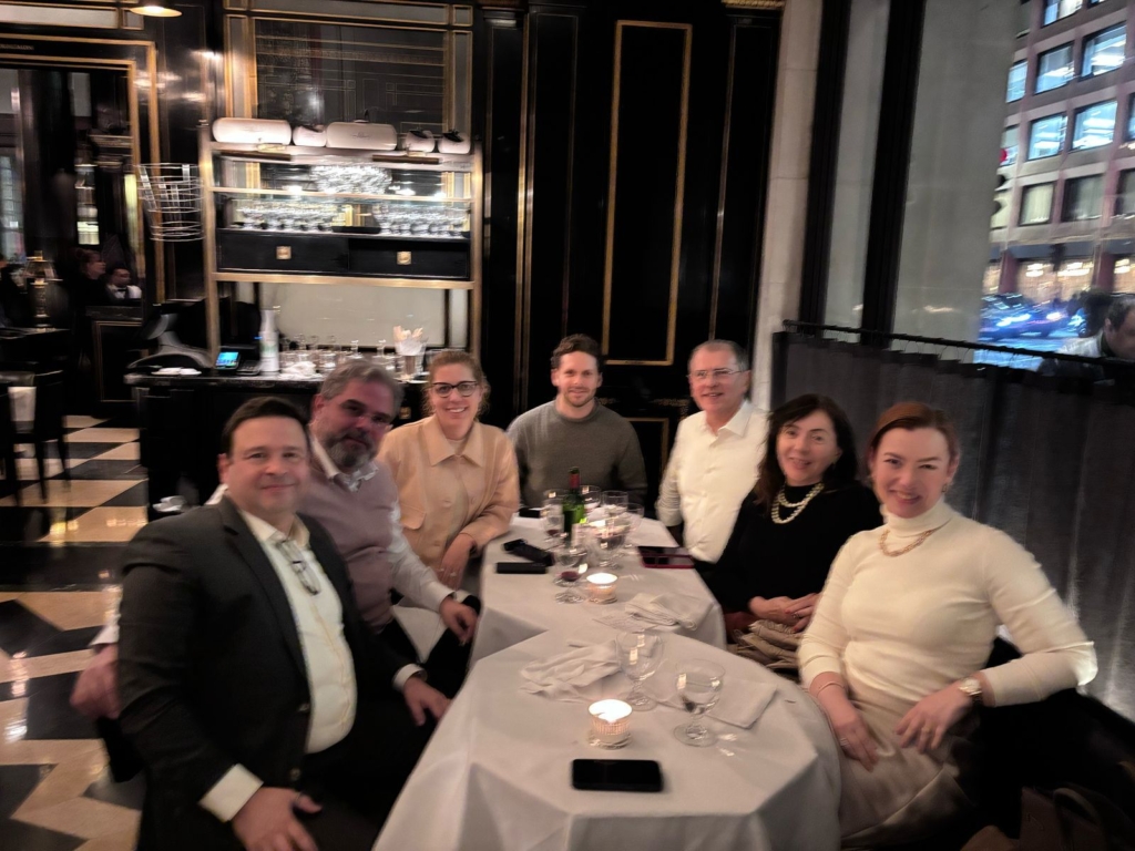 Jantar Entre Familiares E Amigos Em Londres