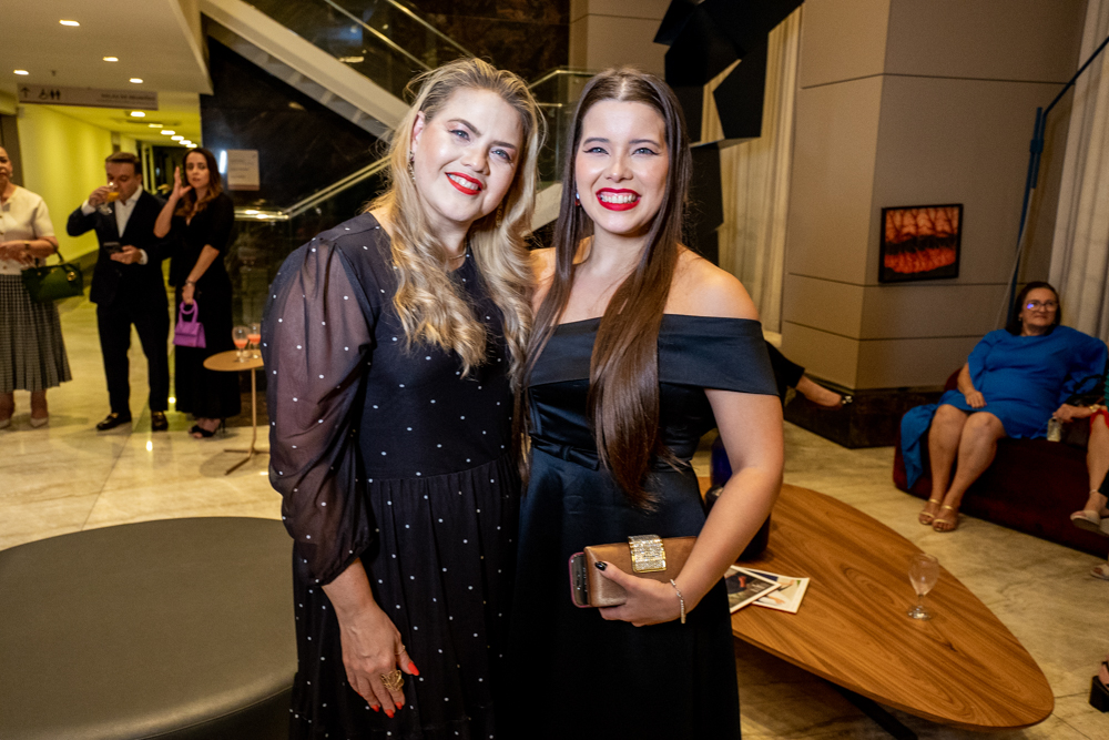 Karen E Stephanie Aguiar (2)