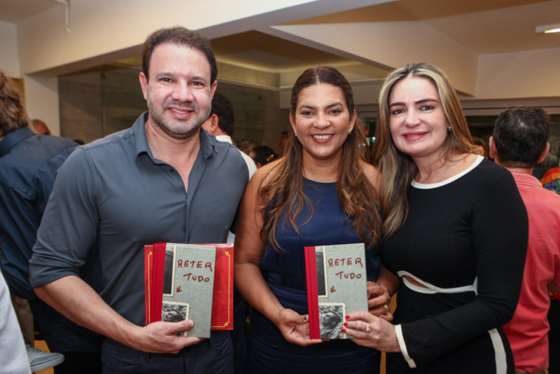 Memória em família - Livro que reúne fotos da família de Eudoro e Ermengarda Santana é lançado no Museu da Fotografia Fortaleza