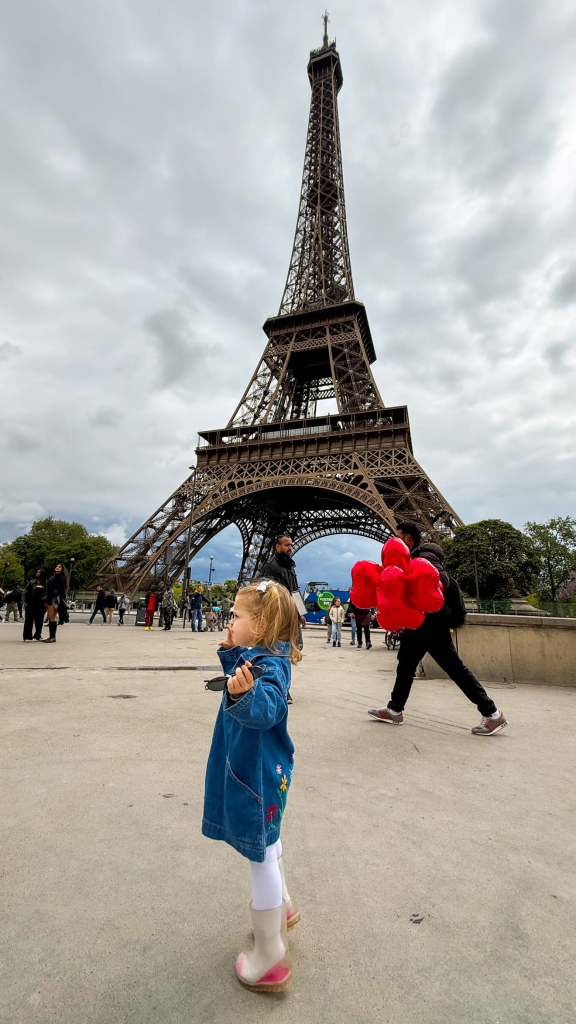 Mariana Torre Eiffel, Em Paris