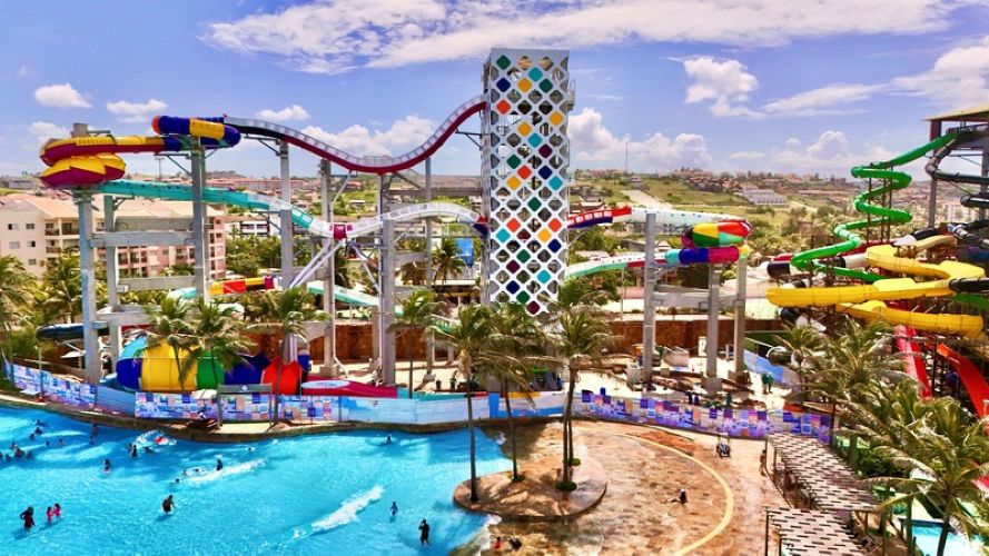 O Ingresso Para O Aqua Park Dá Direito A M Combo Com Cheeseburger, Batata Frita E Refrigerante Foto Divulgação