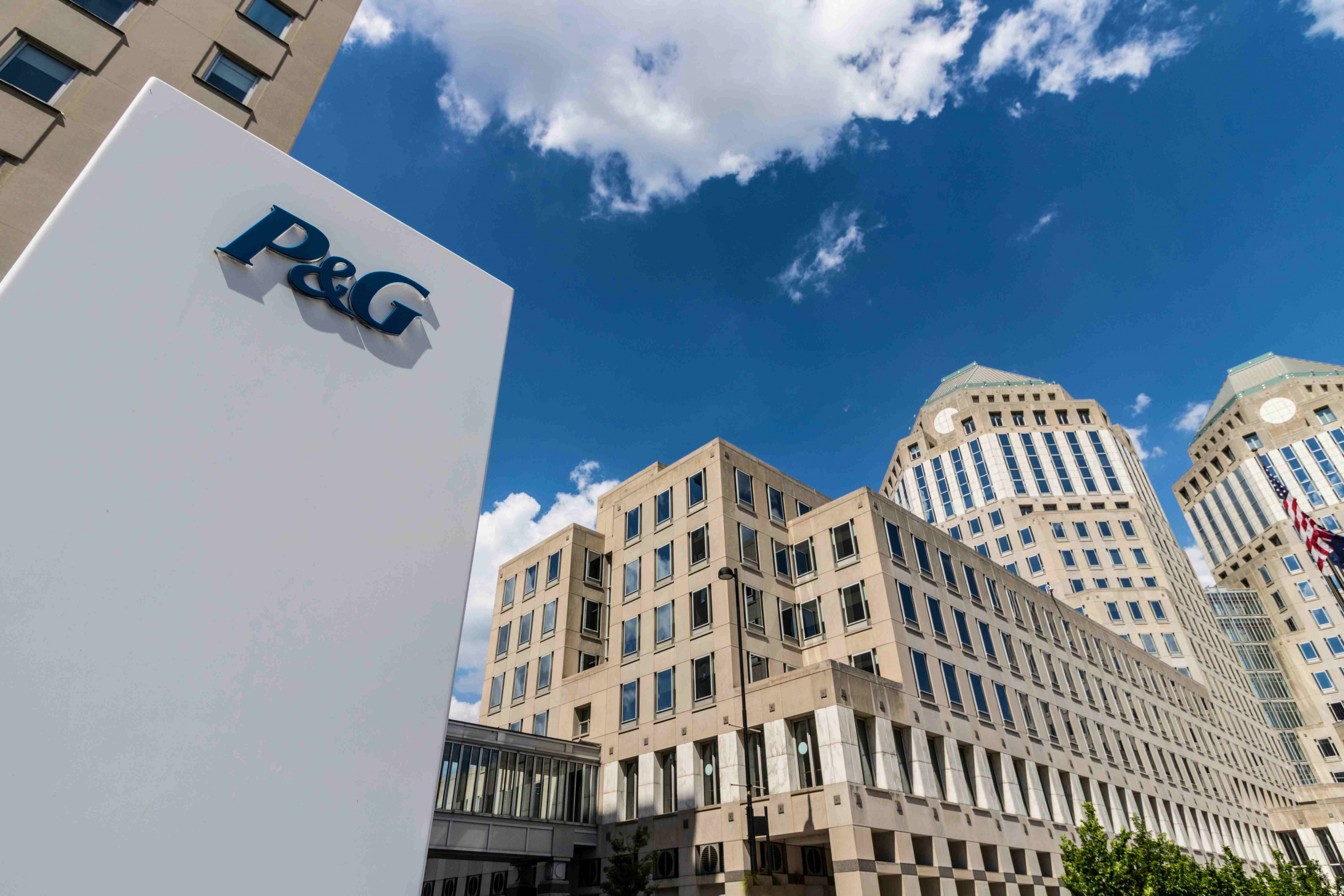 P&G lucra US$ 3,77 bi, mas corta projeções para 2025