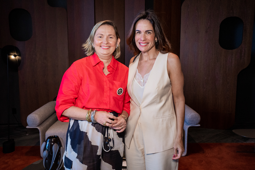 Renata Paula Santiago E Ana Virginia Martins