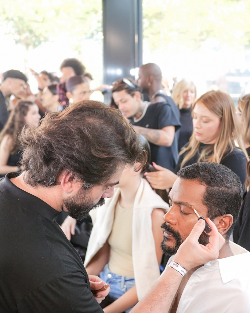 Samuel De Assis Nos Bastidores Do Desfile De Lino Villaventura Spfw N59