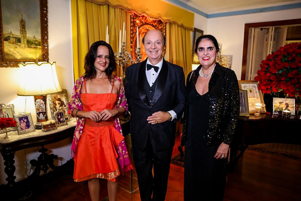 
				Tatiana De Faro, Mauro Lima Camara E Claudia Lima camara
				